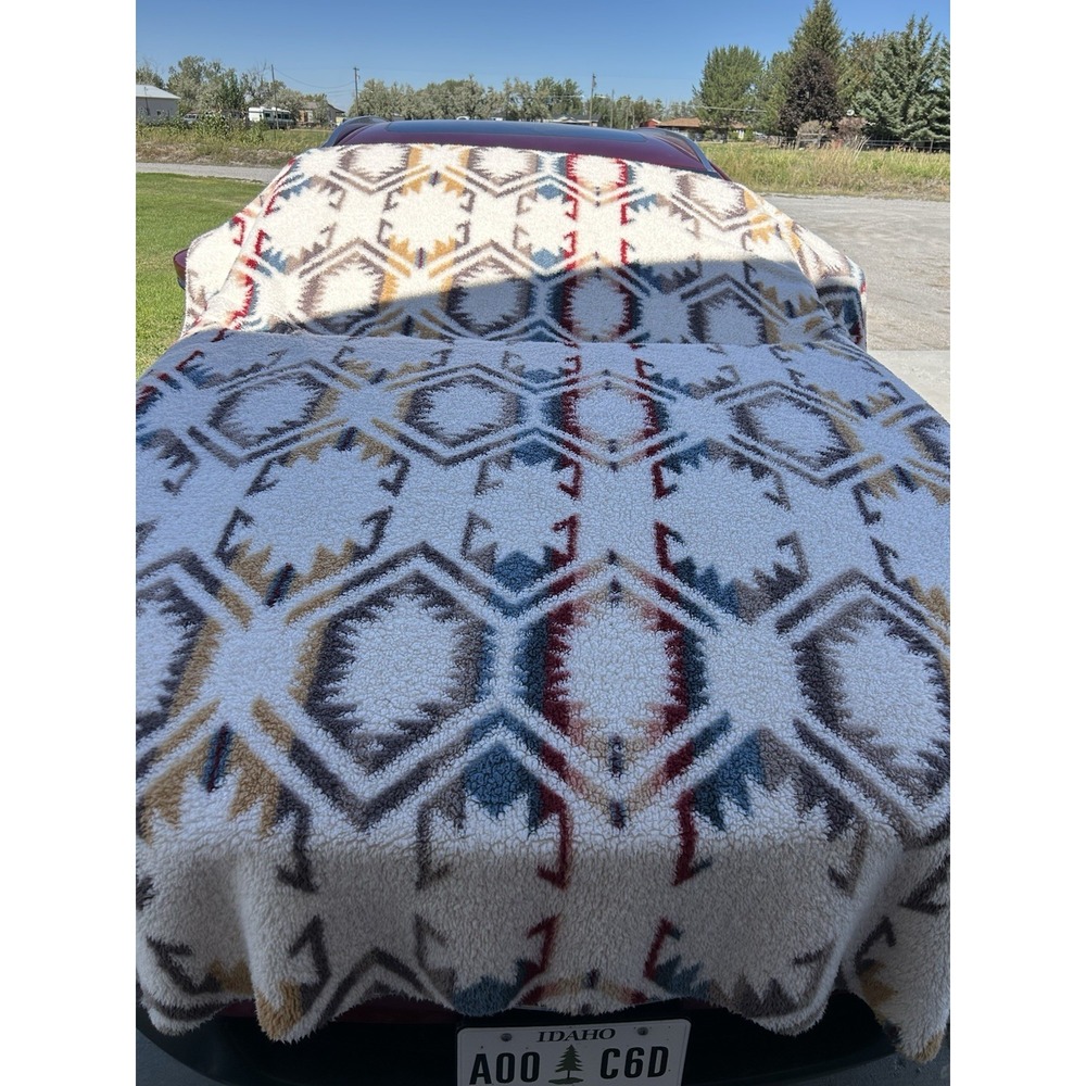 Pendleton King Blanket 92x96 Sherpa Fleece Southwest Geometric Reversible